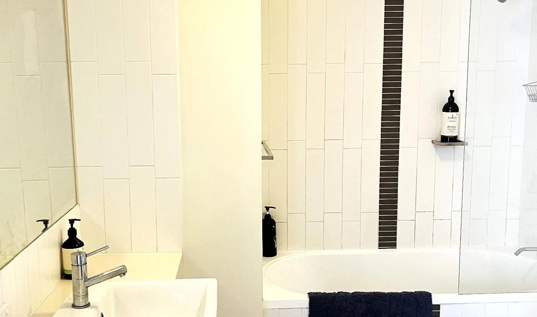 Perfect Locale 2Bed Apt Parking Brisbane 0*,