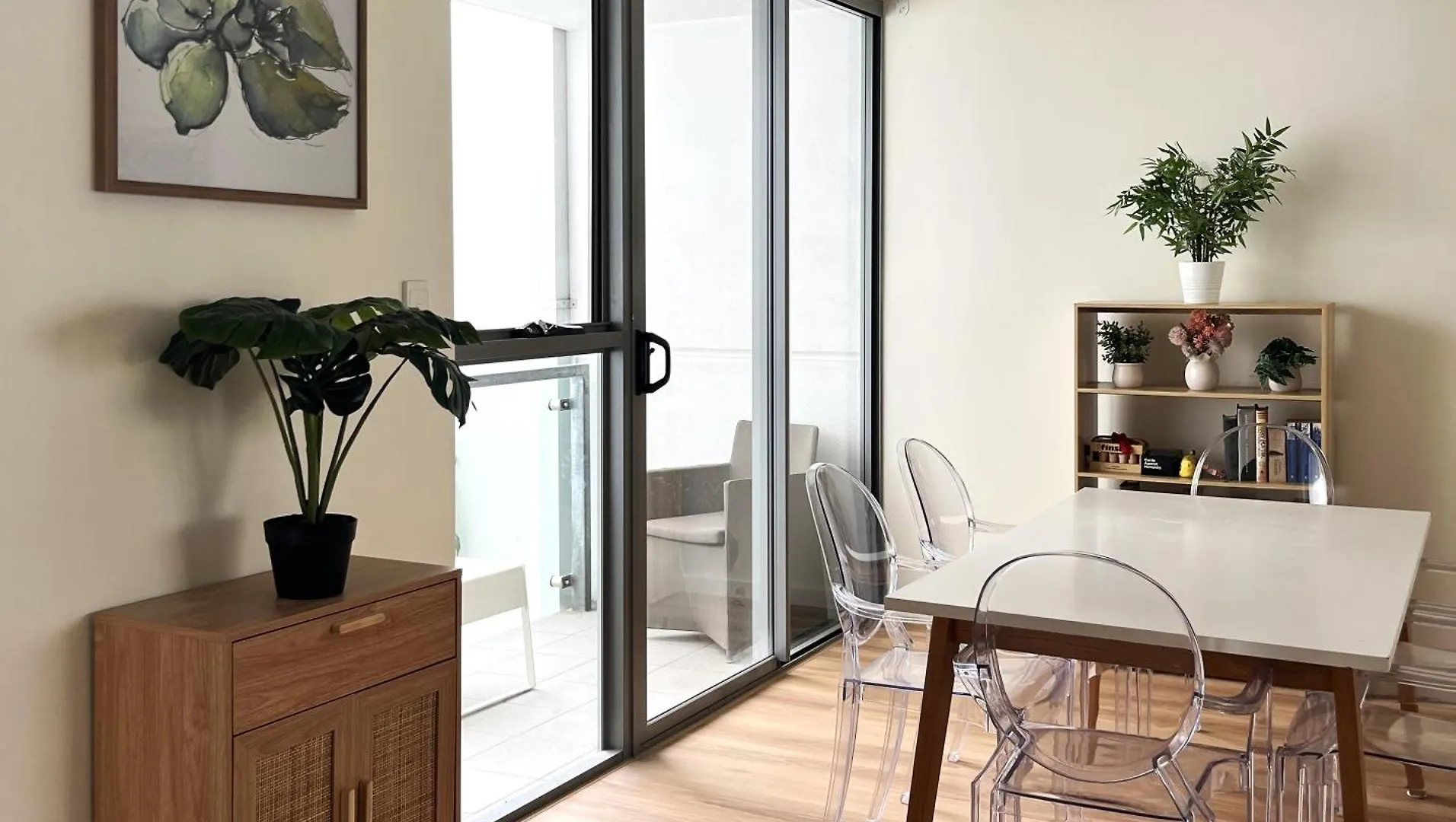 Perfect Locale 2Bed Apt Parking Brisbane 0*,  Australia